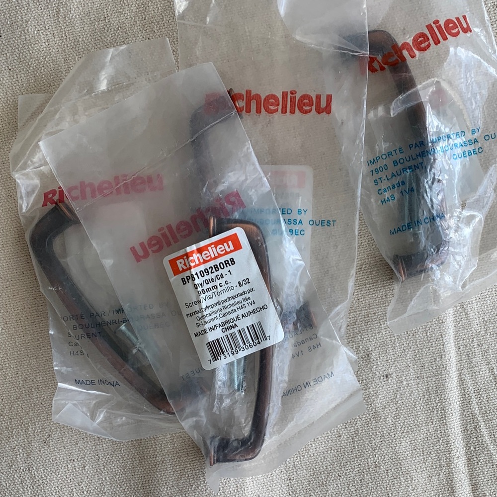 Home | Lot of 4 Richelieu Cabinet Handles in Brushed Oil-Rubbed Bronze